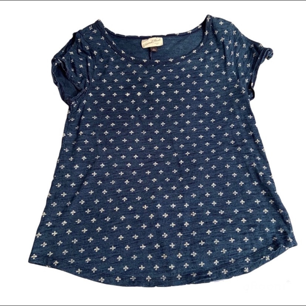 Universal Thread blue print cold shoulder tee Small